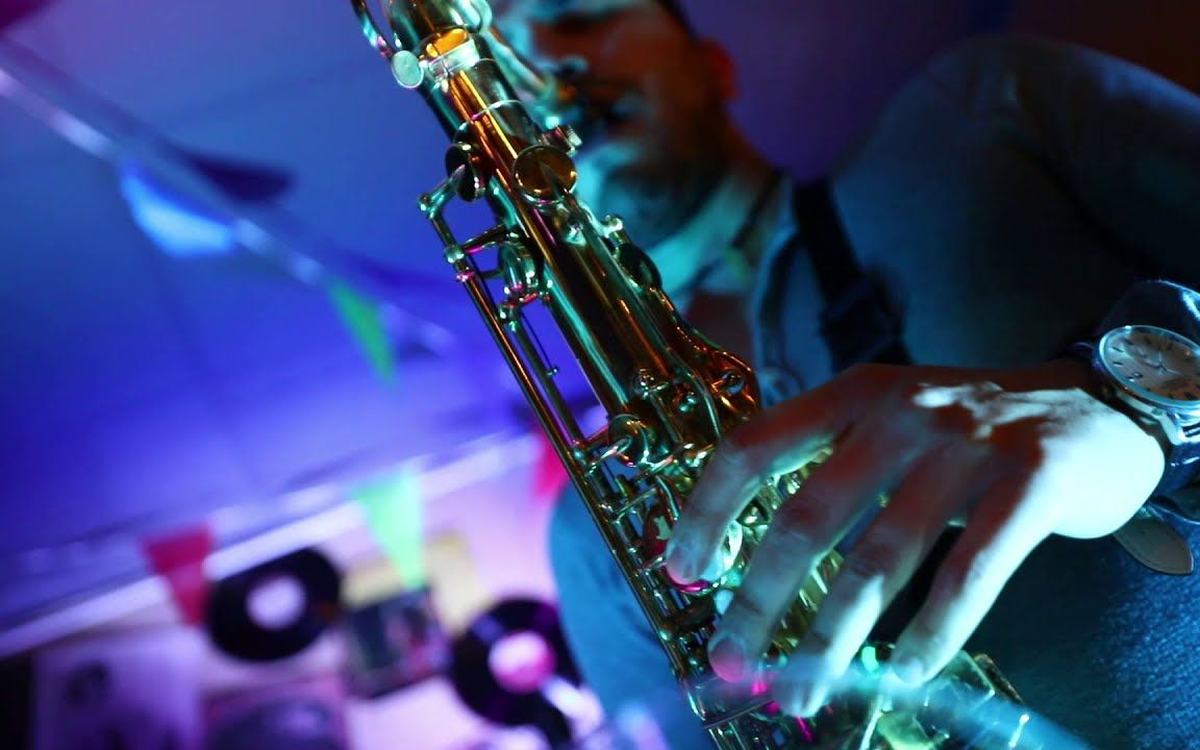 Only Live Music & DJ's